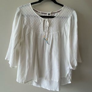 🔥BOGO FREE White Beachy Tee